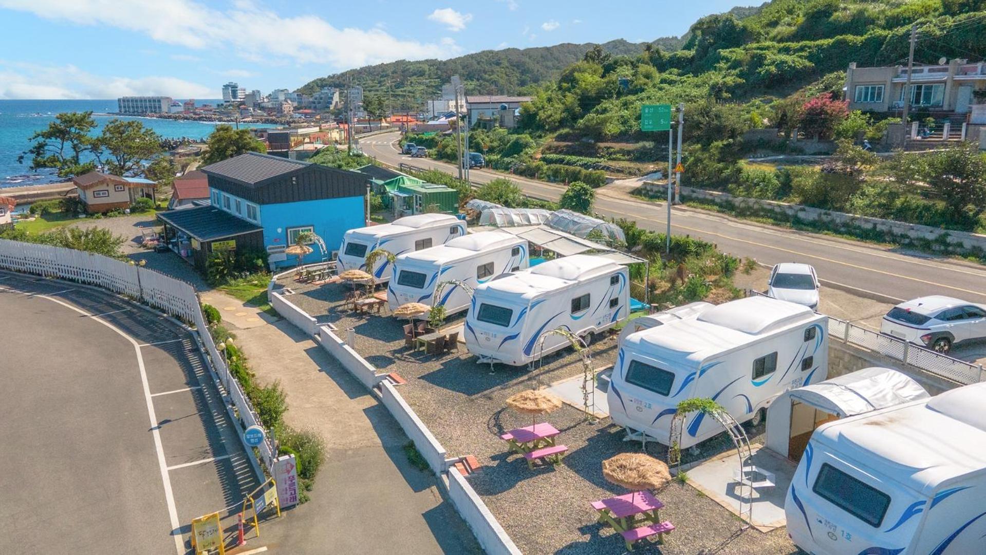 Hotel Pohang Puleungolae Caravan Extérieur photo